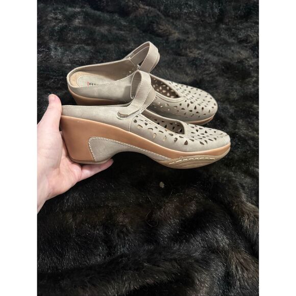 Rialto Shoes - Rialto Vintage-Style Perforated Wedge Mary Janes mules/clogs size 8.5  shoes